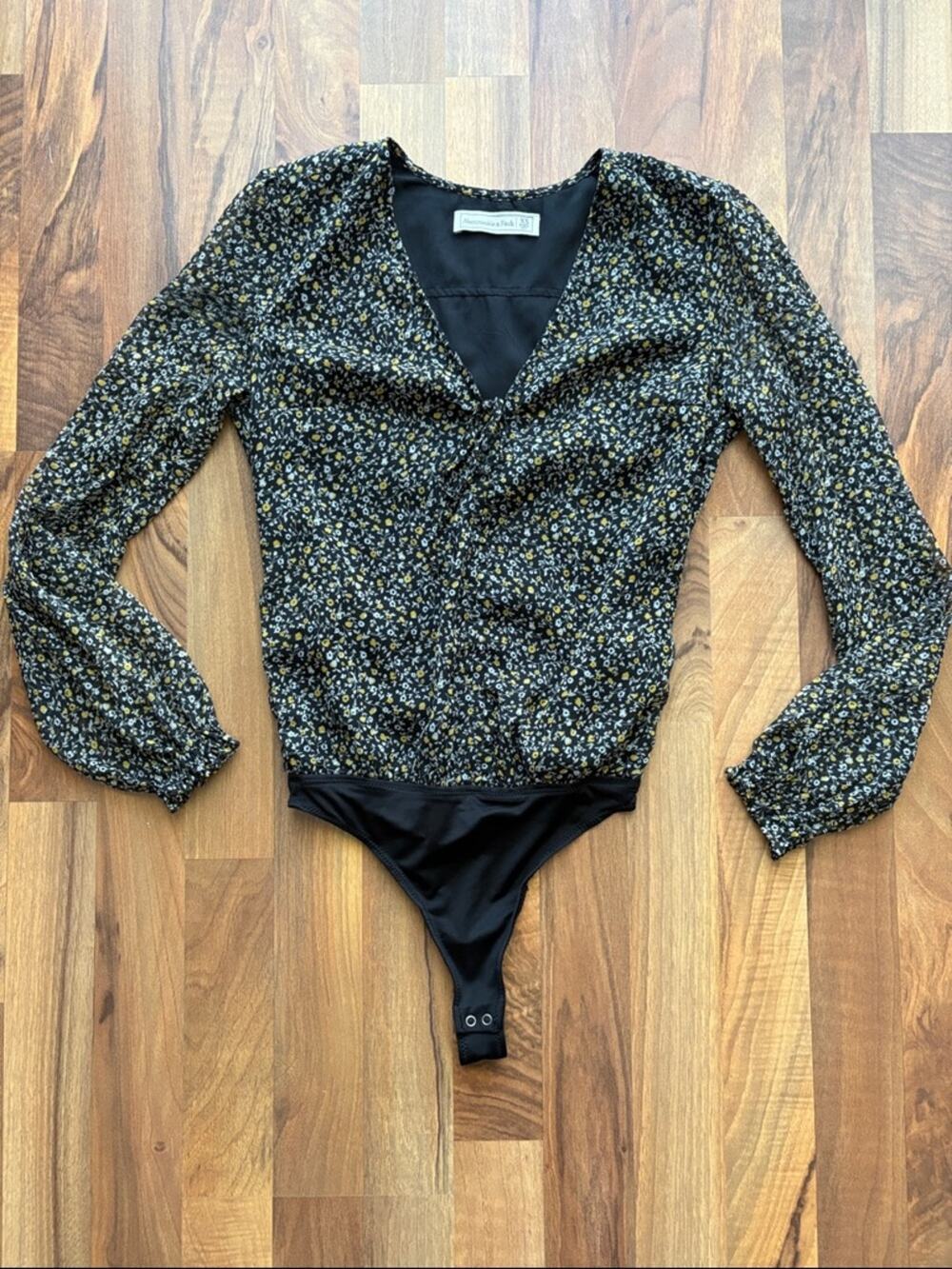 Abercrombie & Fitch Black Floral V-Neck Blouse with Yellow & White Flowers